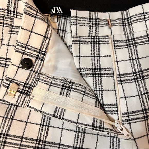 Zara Classic Black and White Plaid Pants - Size Small - Picture 11 of 12